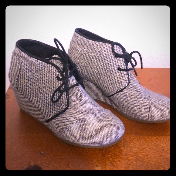 Toms Shoes - TOMS: 8.5 wedges